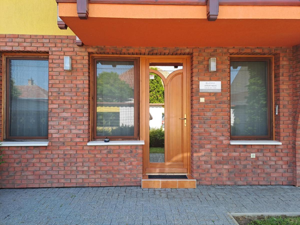 Rozmaring Apartmanok Gyula Bagian luar foto