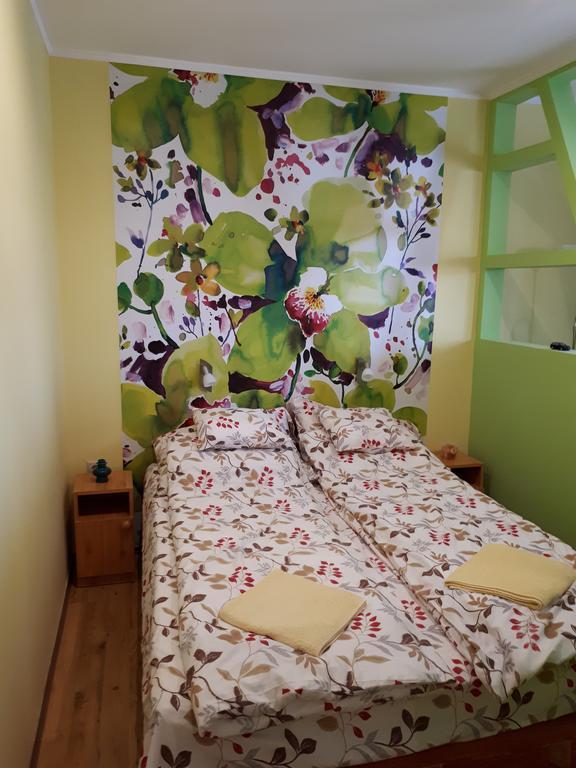 Rozmaring Apartmanok Gyula Bagian luar foto